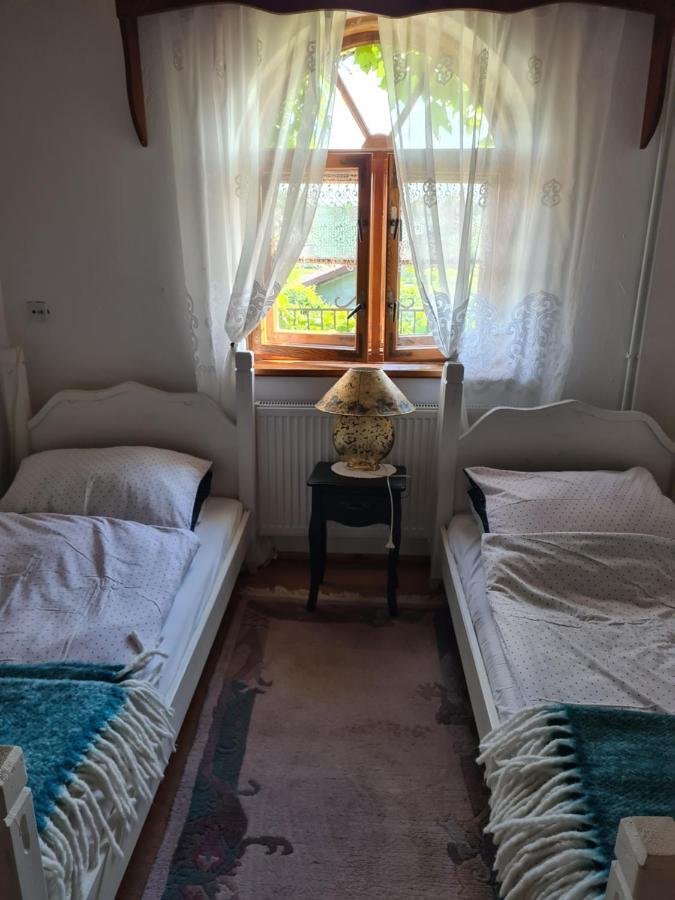 Dworek Sw.Antoniego Slawutowo Buitenkant foto