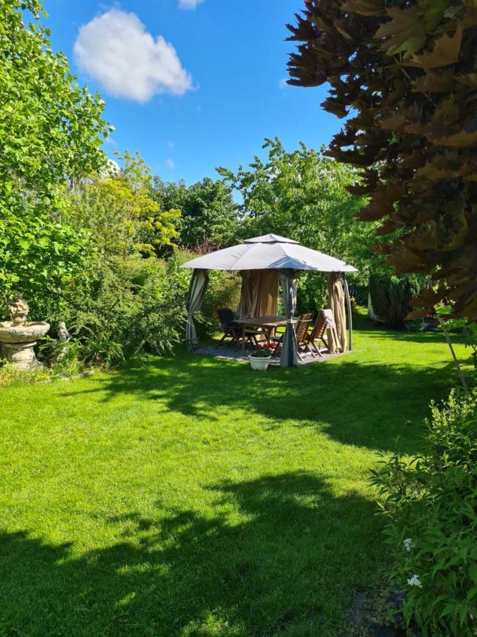 Dworek Sw.Antoniego Slawutowo Buitenkant foto