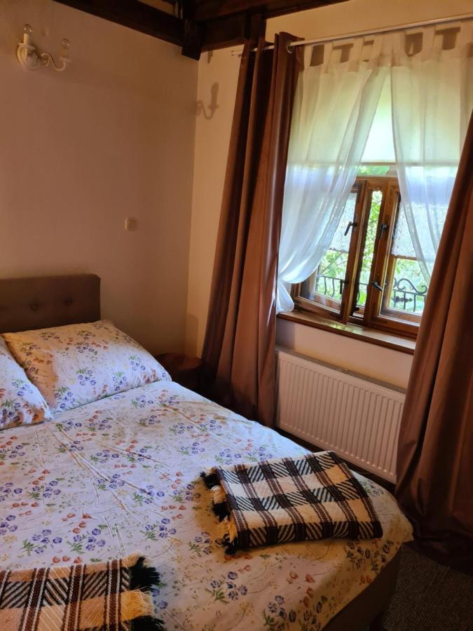 Dworek Sw.Antoniego Slawutowo Buitenkant foto